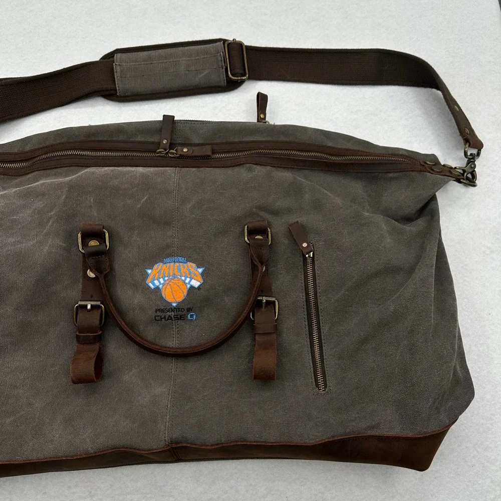New York Knicks Chase Canvas Leather Duffel Bag Travel Weekender Gym Bag Gray
